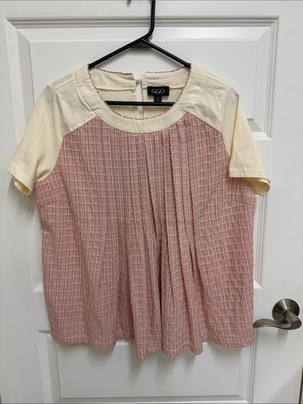 GiGiO Pink Cream Checked Pleated Women's Top